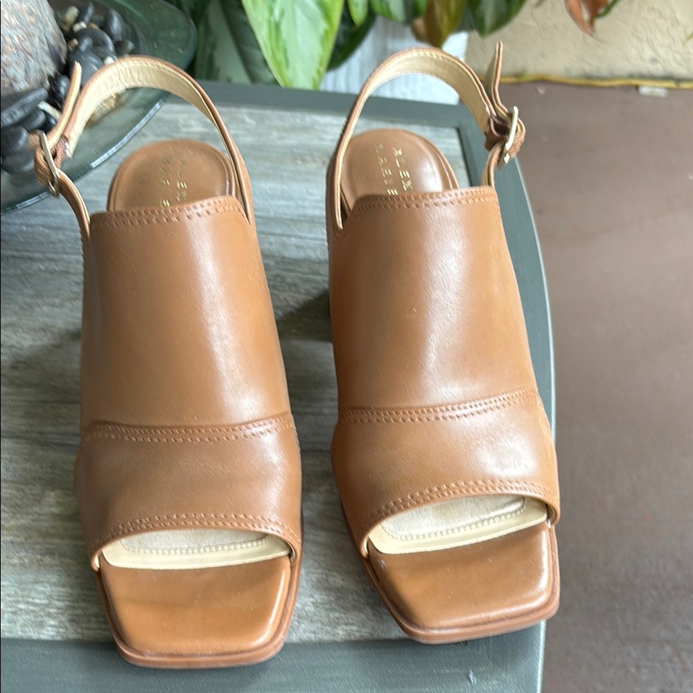 Everlane Tan Leather Slingback Sandals